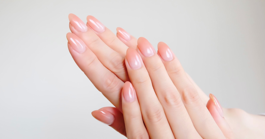 ピンクのネイル